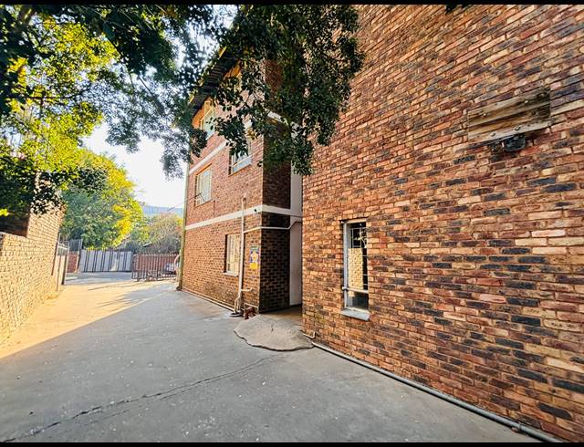 3 BEDROOM APARTMENT FOR SALE IN SUNNYSIDE